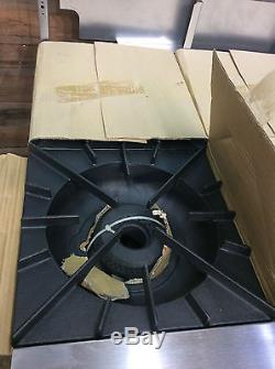 NEW UNUSED 2004 Vulcan 36LC-559 Restaurant Natural Gas Range with Convection oven