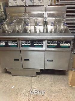 Pitco 3 well fryer- with filtration system