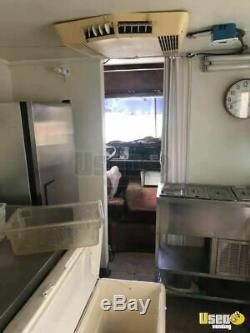 Used Large Loaded Mobile Kitchen Food Truck with Commercial Equipment for Sale i
