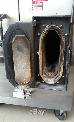 Very Nice 2014 Southern Pride 400lb Gas Fired Wood Burning Compact Rack Smoker
