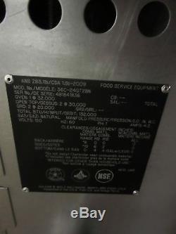 Vulcan Nat. Gas Range 2 Burner 24 Thermostat Control Griddle Convection Oven